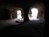fotos de las necropolis de enterramientos prehistoricos de Cala Morell en Ciutadella 