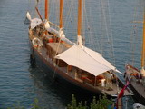 el puerto de mahon, cuenta casi todo el ao con la visita de grandes veleros de epoca, sobre todo con las regatas del circuito panerai para barcos clasicos de vela ligera 